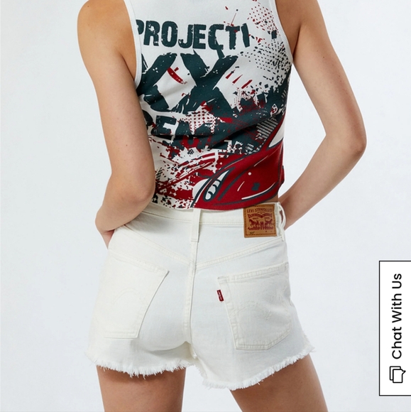 Nwot Levi's white 501 shorts - Picture 2 of 4